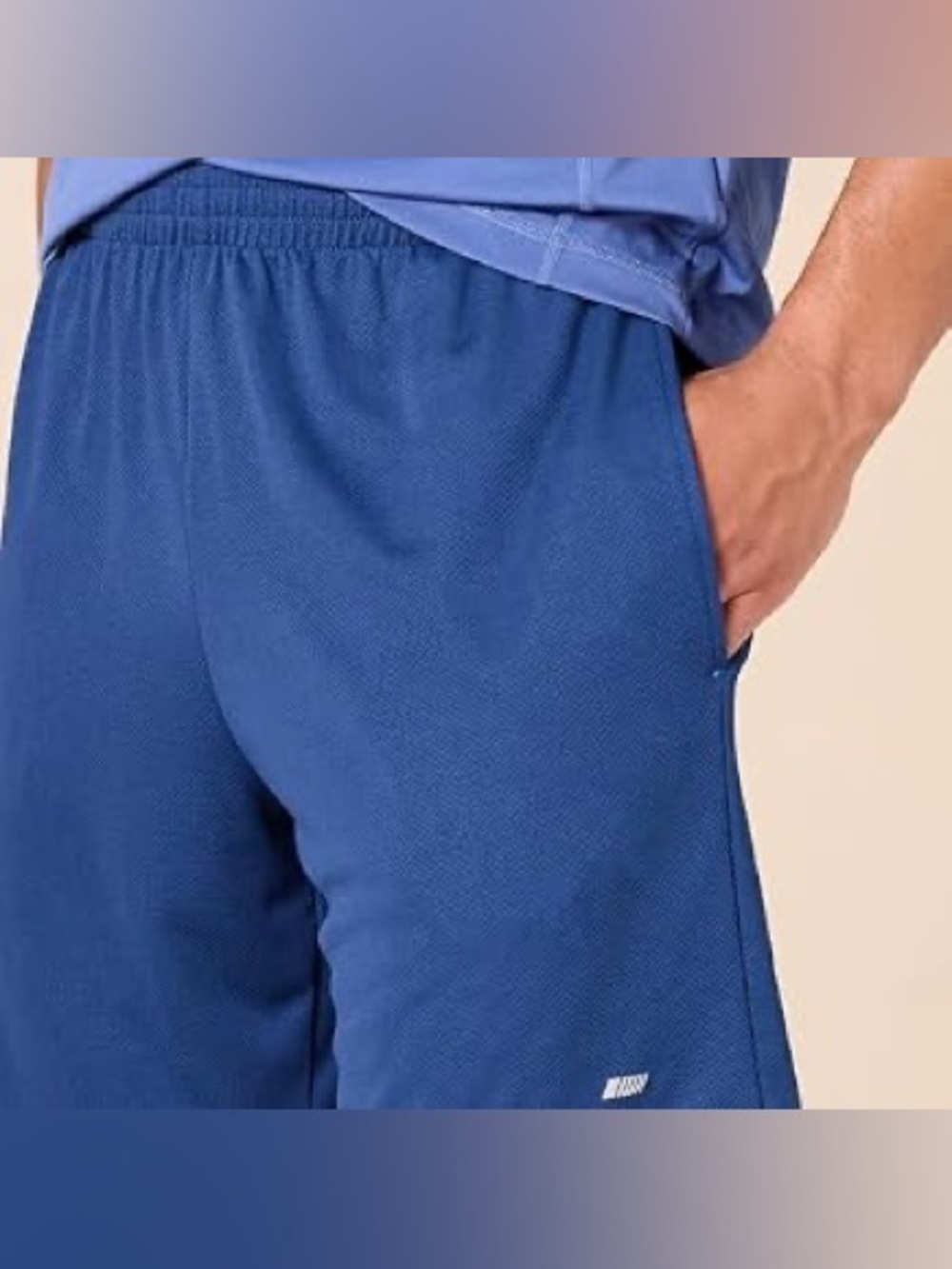 Amazon Essentials Performance Tech Loose-Fit Shorts - Picture 3 of 7